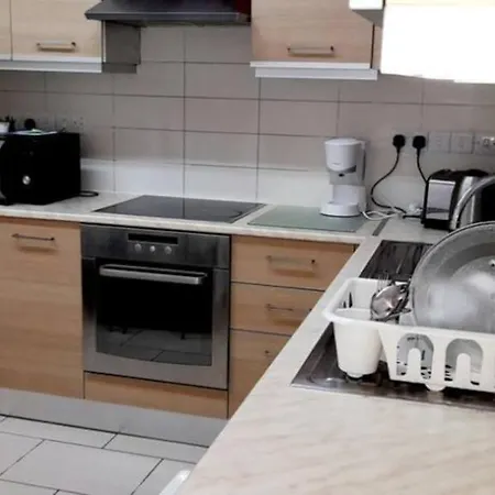 Apartment 3-bed In *